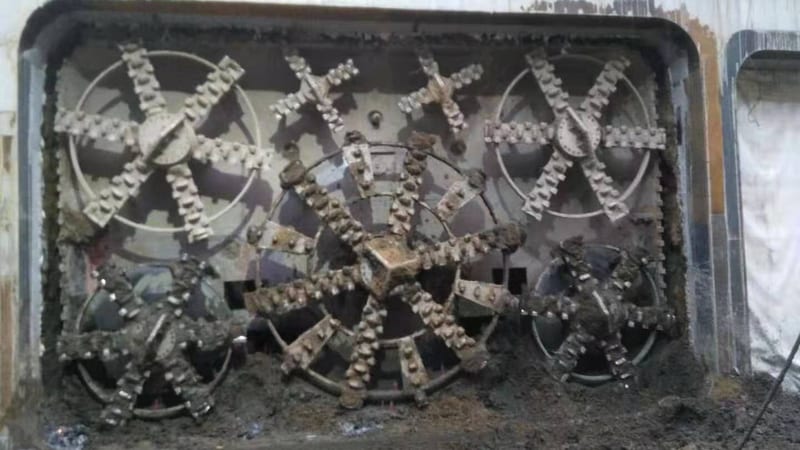 北京大興機場管廊下穿大廣高頂管工程